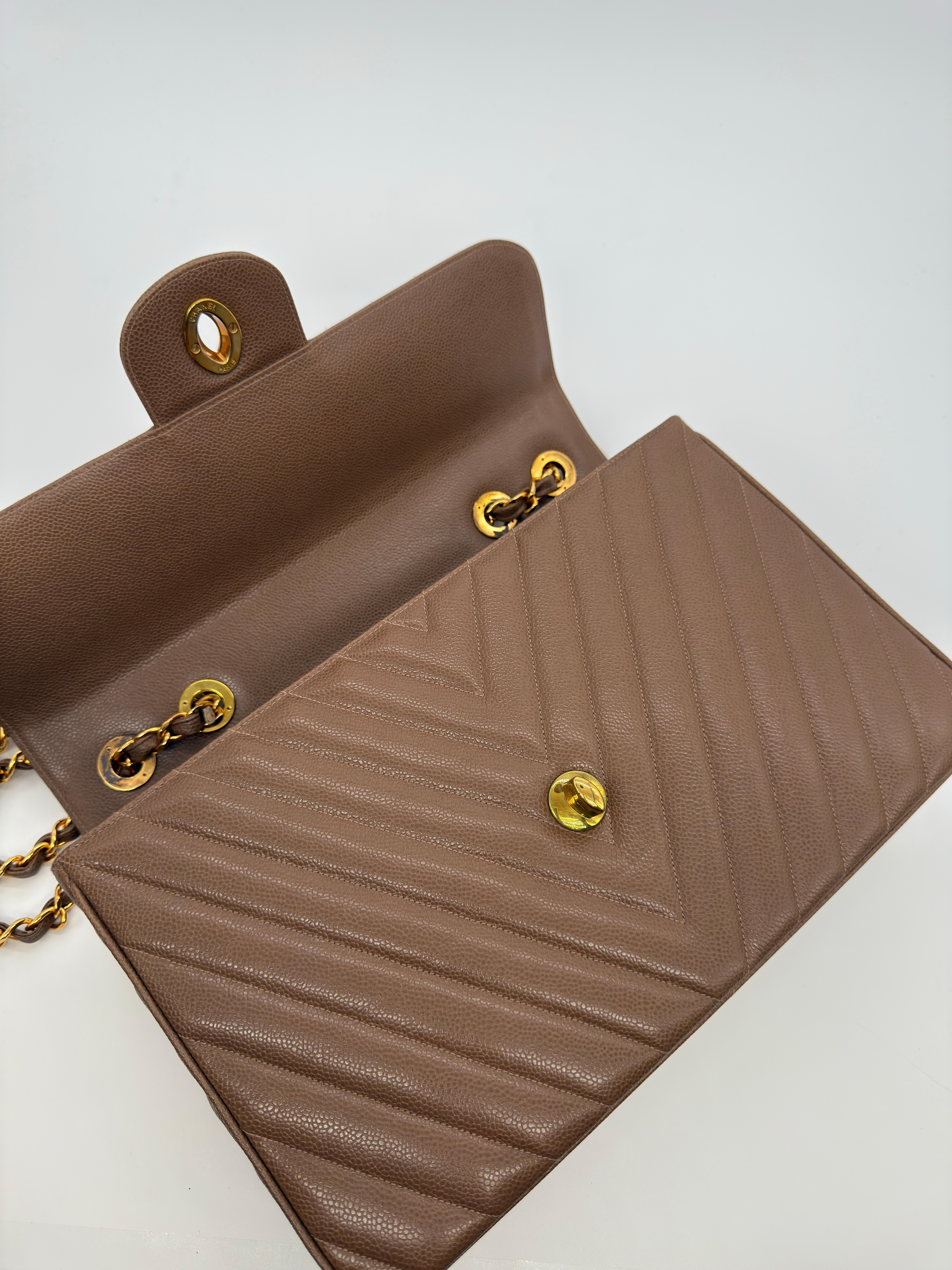 Chanel Vintage Caviar Leather Chevron Maxi Flap Bag For Sale 12