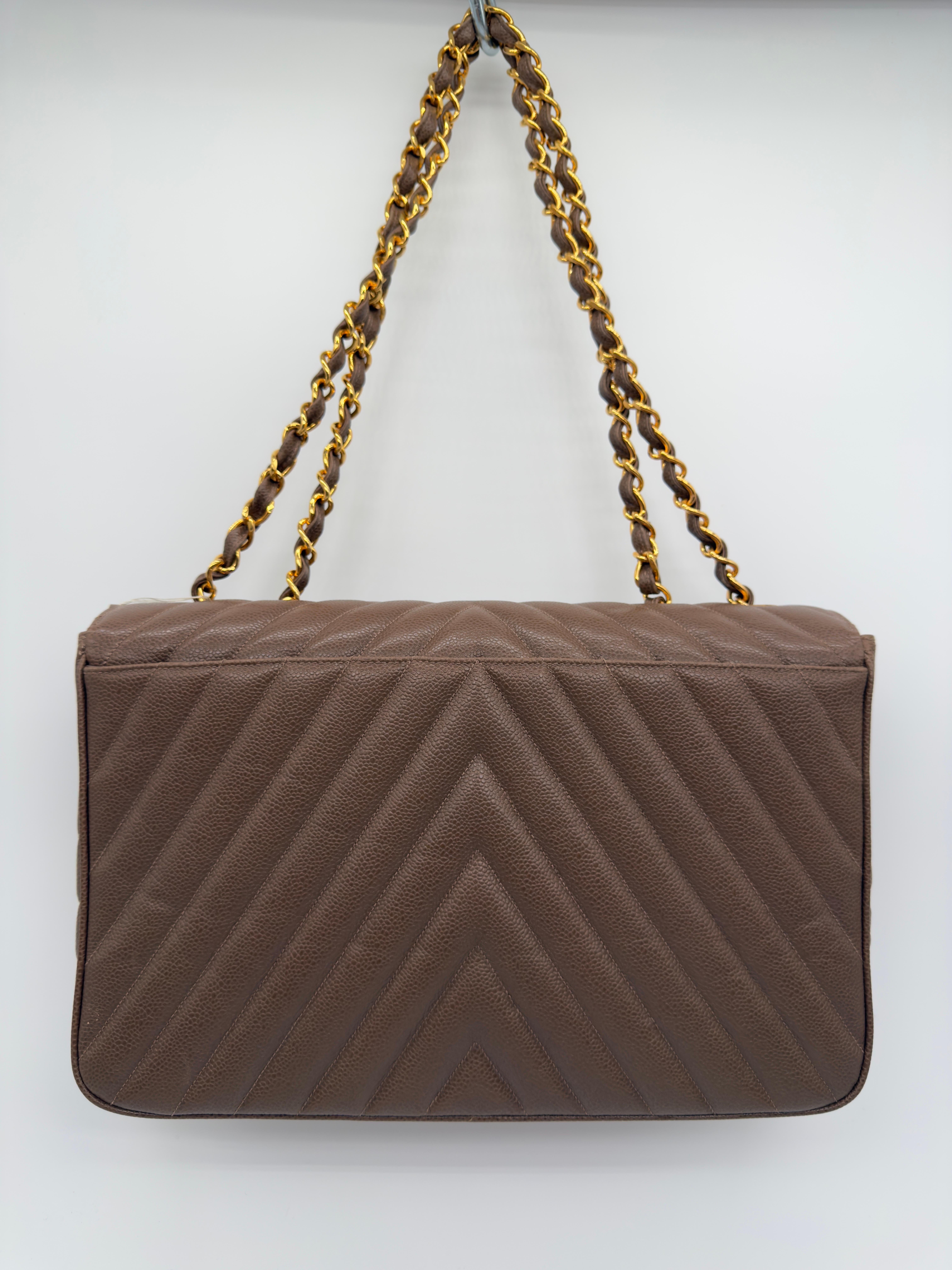 Chanel Vintage Caviar Leather Chevron Maxi Flap Bag For Sale 13