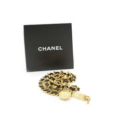 Chanel Vintage CC 31 Gold Metal Rue Cambon Medallion Chain Belt