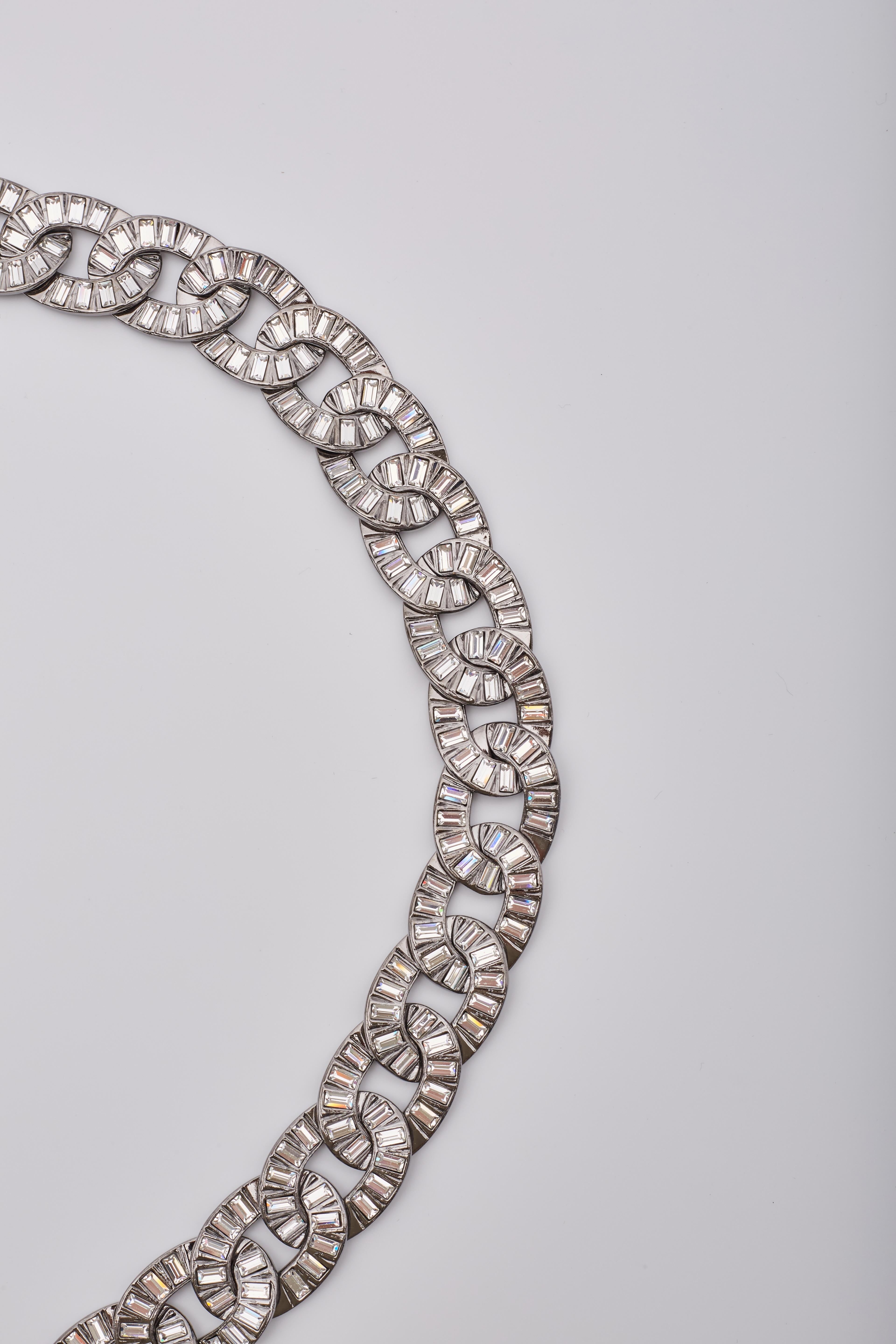 Chanel Vintage CC Baguette Crystals Pendant Ruthenium Chain Link Belt In Excellent Condition For Sale In Montreal, Quebec