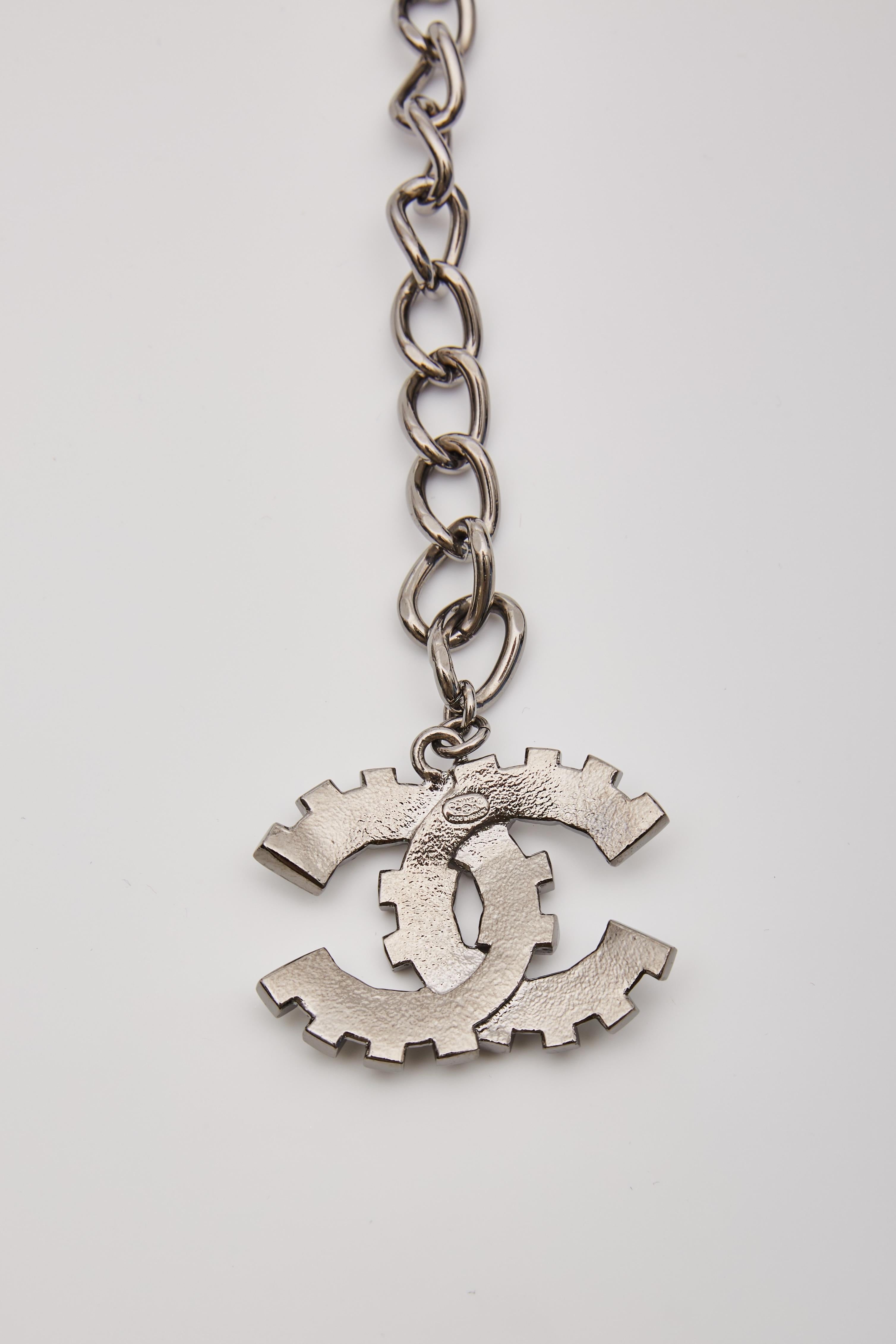 Chanel Vintage CC Baguette Crystals Pendant Ruthenium Chain Link Belt For Sale 1