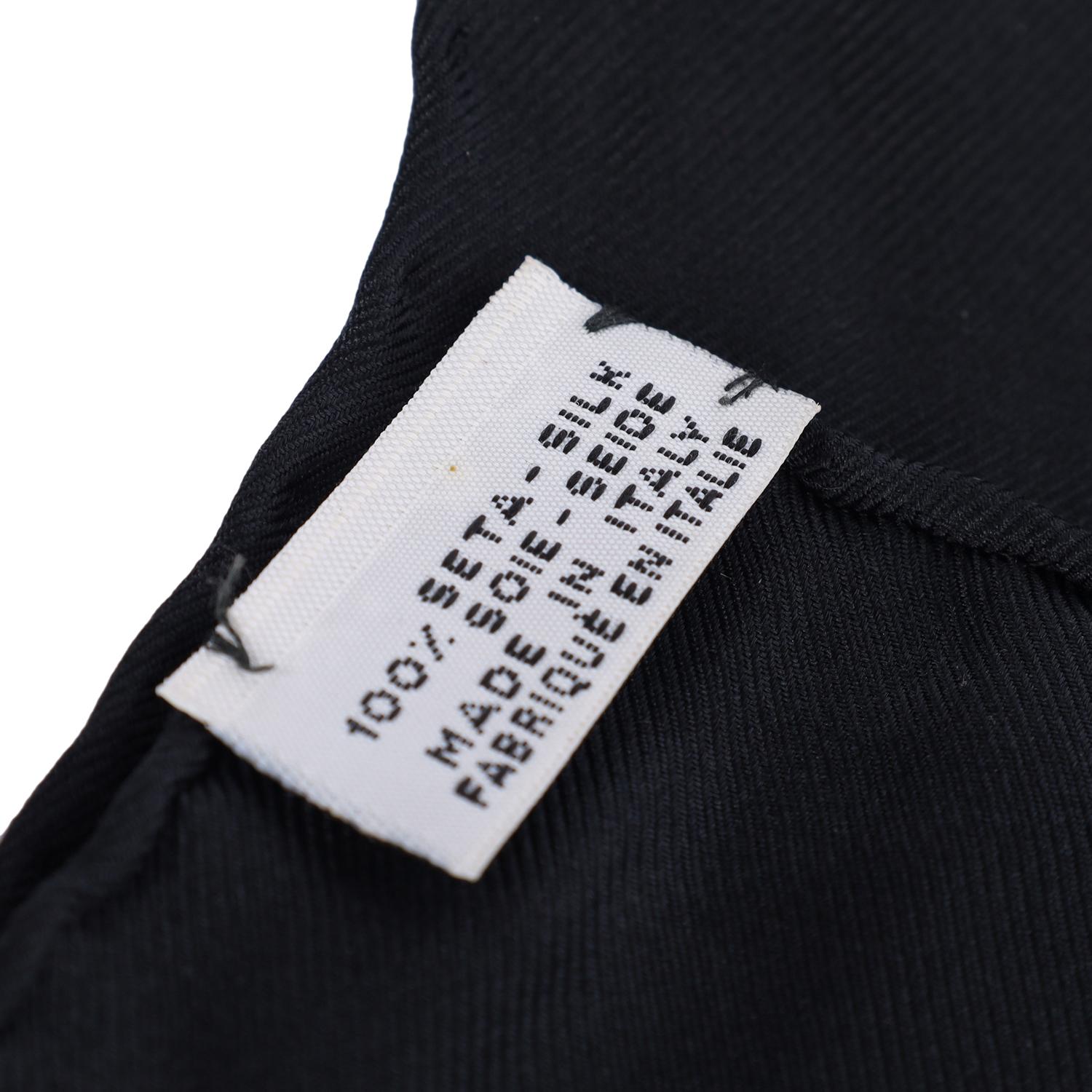 Écharpe vintage Chanel CC noire en soie avec logo en vente 5