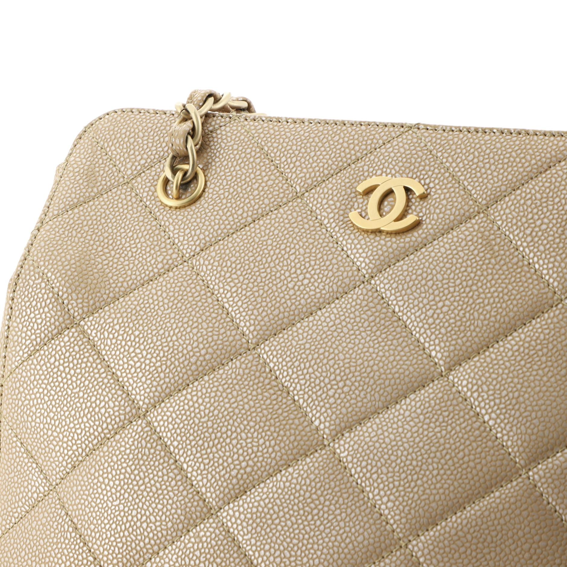Chanel Vintage CC Chain Tote Quilted Iridescent Caviar Medium 3