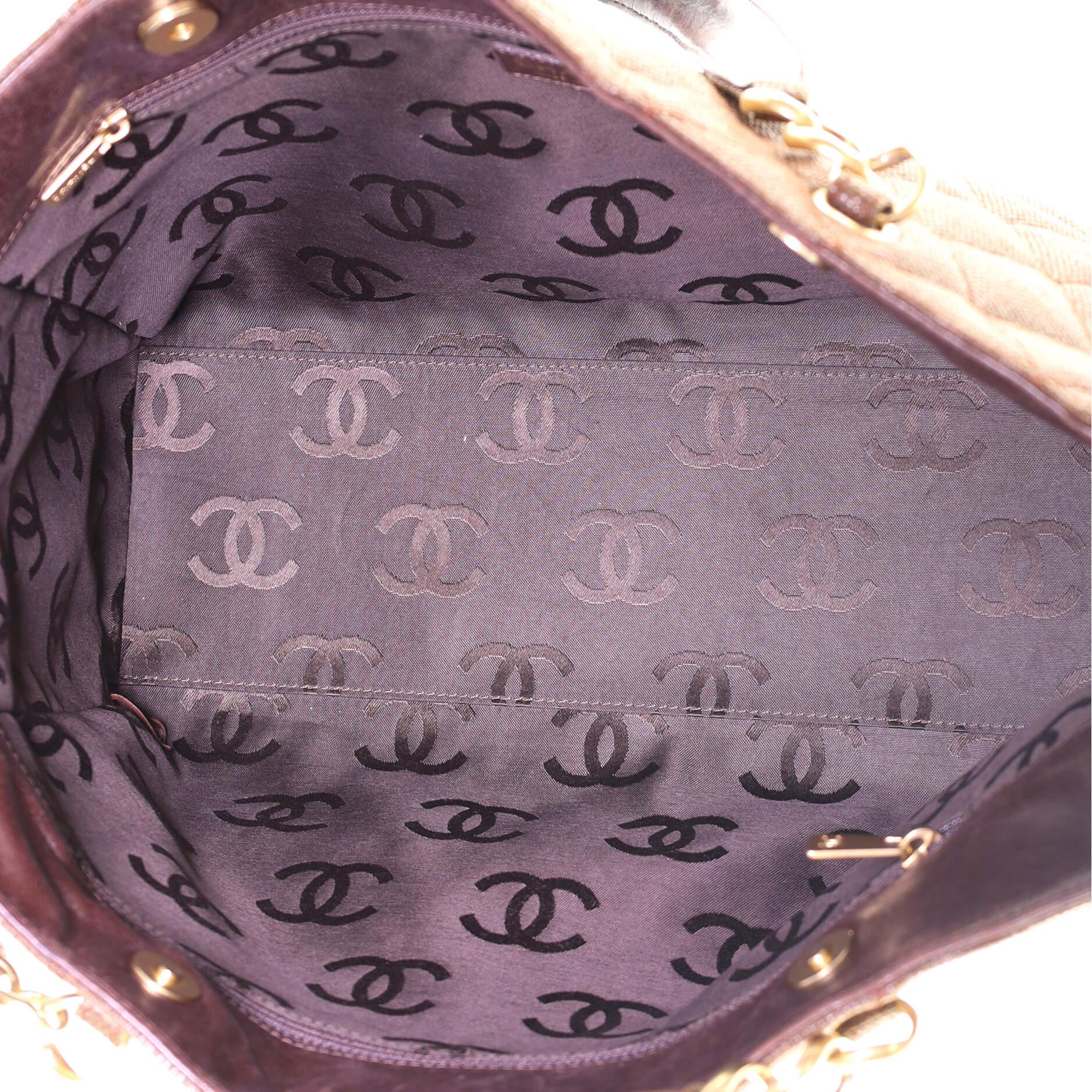 Women's or Men's Chanel Vintage CC Chain Tote Quilted Raffia Large