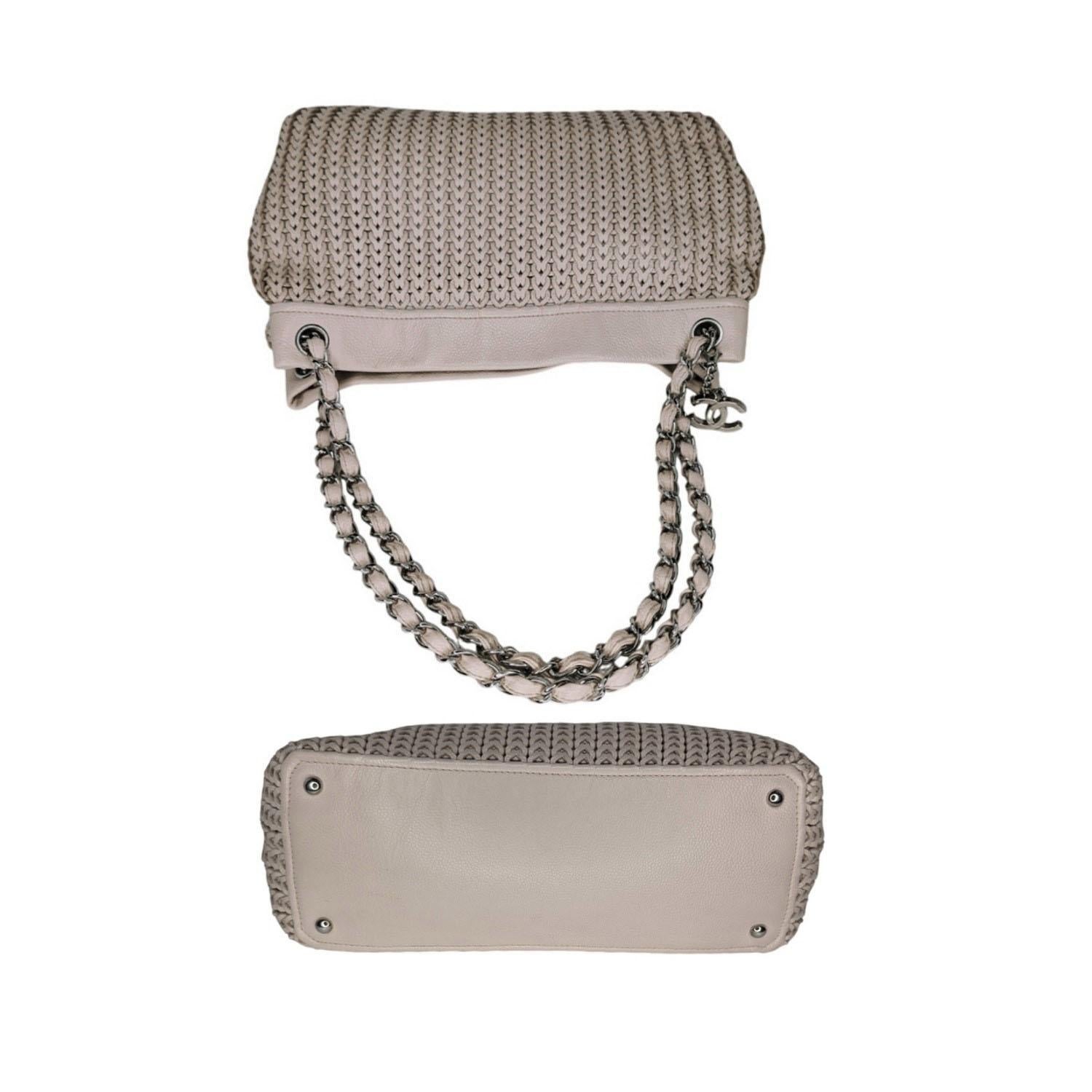 Chanel Vintage CC Charm Beige Woven Leather Tote For Sale 1