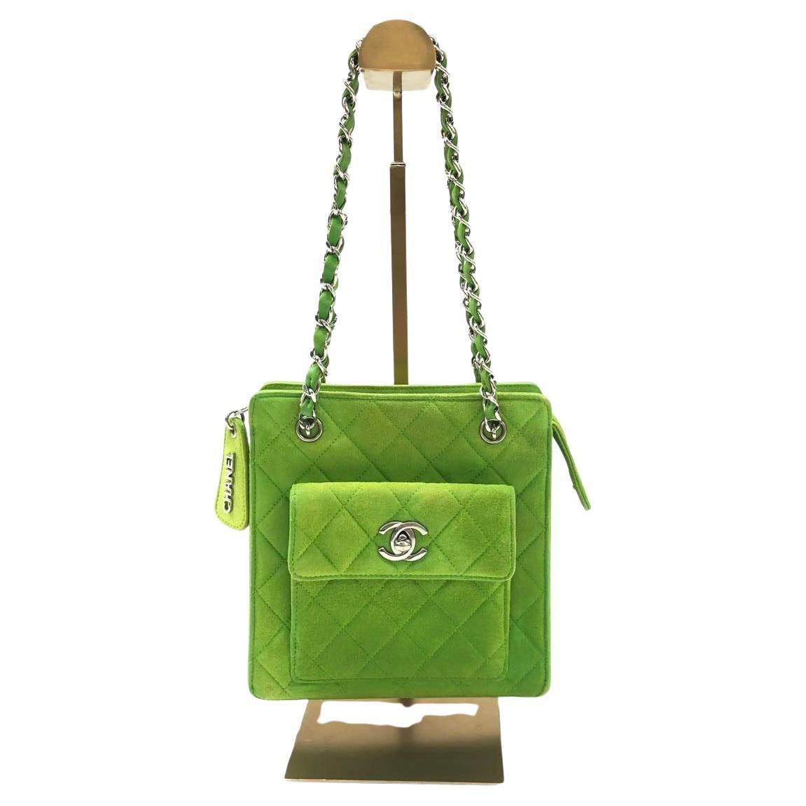 Chanel Vintage CC Coco Mark Grüner Samt gesteppte Fronttasche Umhängetasche im Angebot