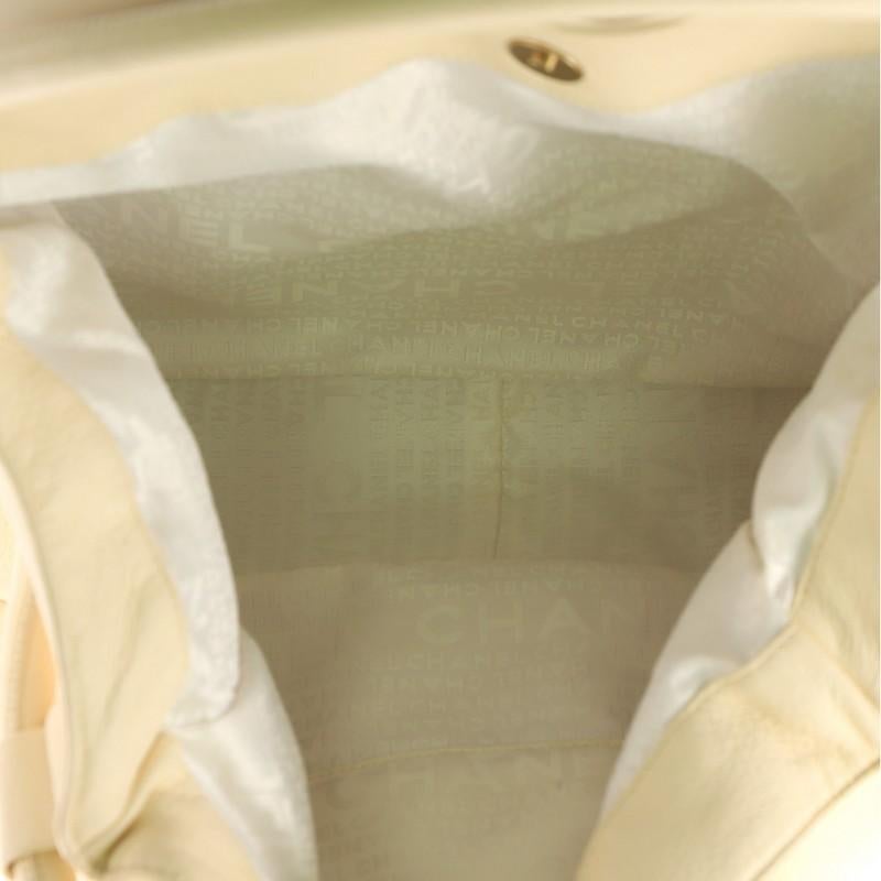 White Chanel Vintage CC Dice Shoulder Bag Leather Large