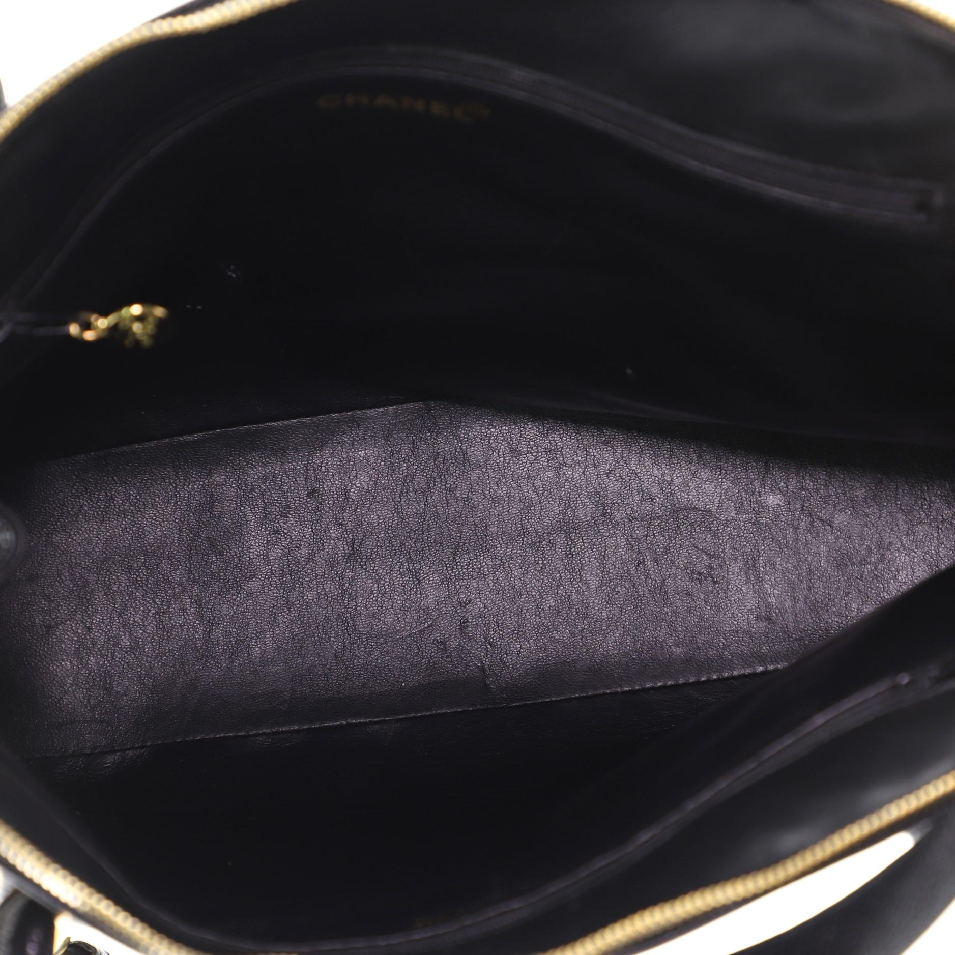 Women's or Men's Chanel Vintage CC Dome Bag Caviar Large