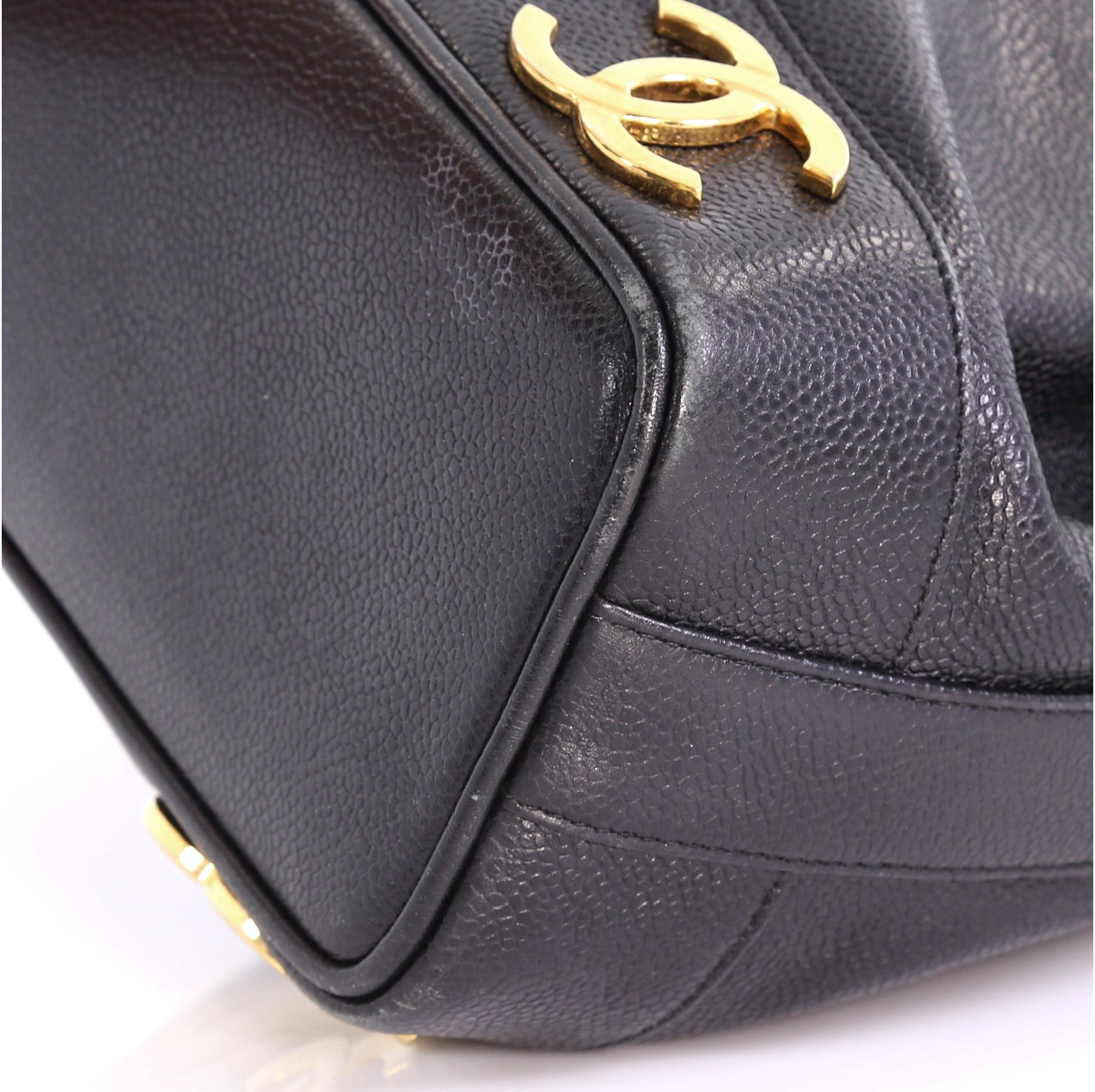 Chanel Vintage CC Drawstring Bucket Bag Caviar Medium In Good Condition In NY, NY