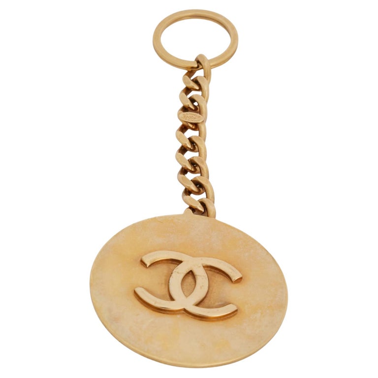Chanel Vintage CC Gold Tone Dangle Key Chain (1993) For Sale at 1stDibs