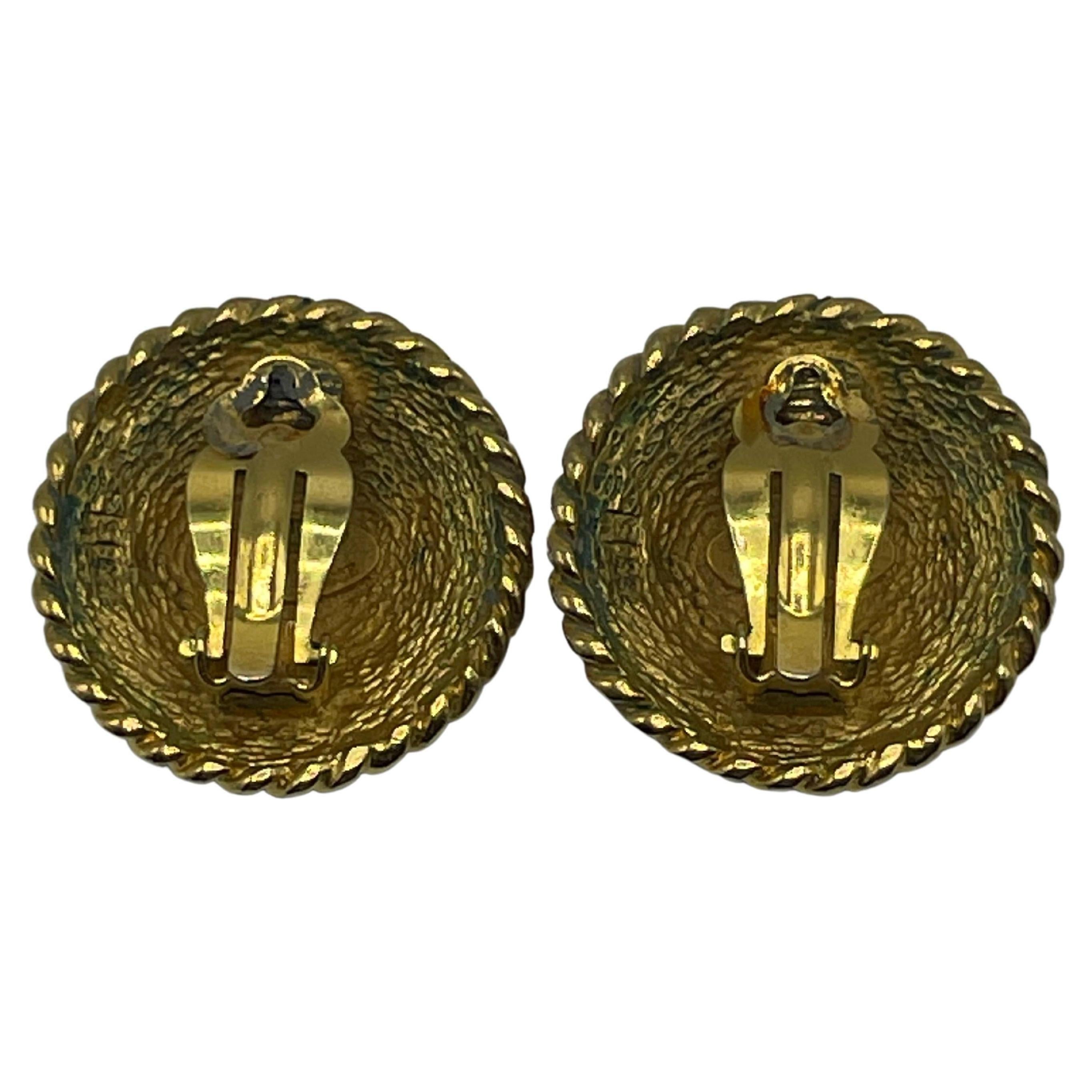 Women's or Men's Chanel Vintage CC Gold Toned Clip-On Earrings  For Sale