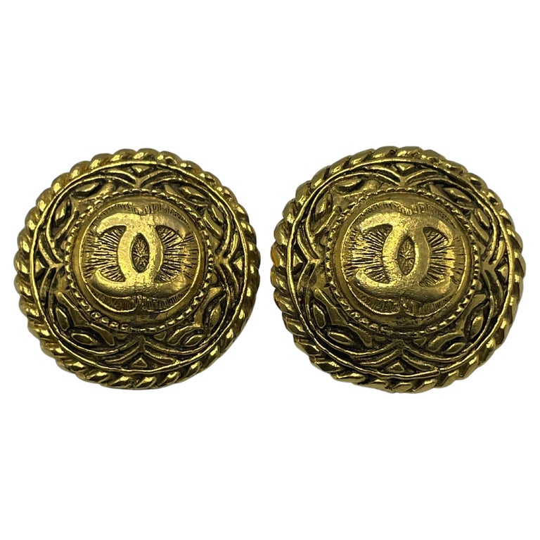 Chanel Vintage CC Gold Toned Clip-On Earrings For Sale at 1stDibs