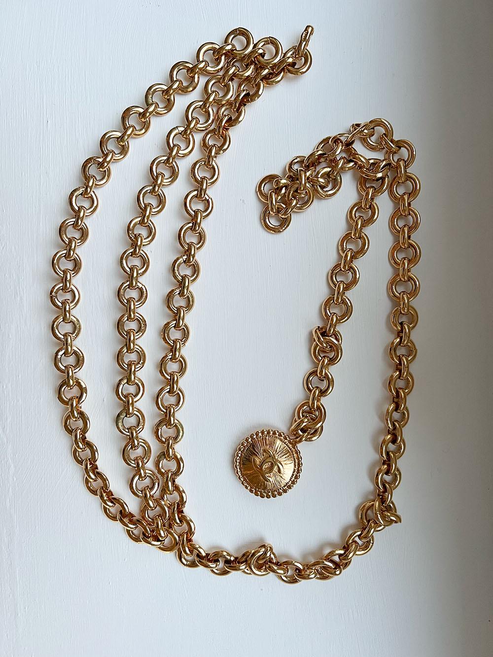 Beige Chanel Vintage CC Logo Medallion Gold-Tone Necklace Belt, France, 1990s For Sale