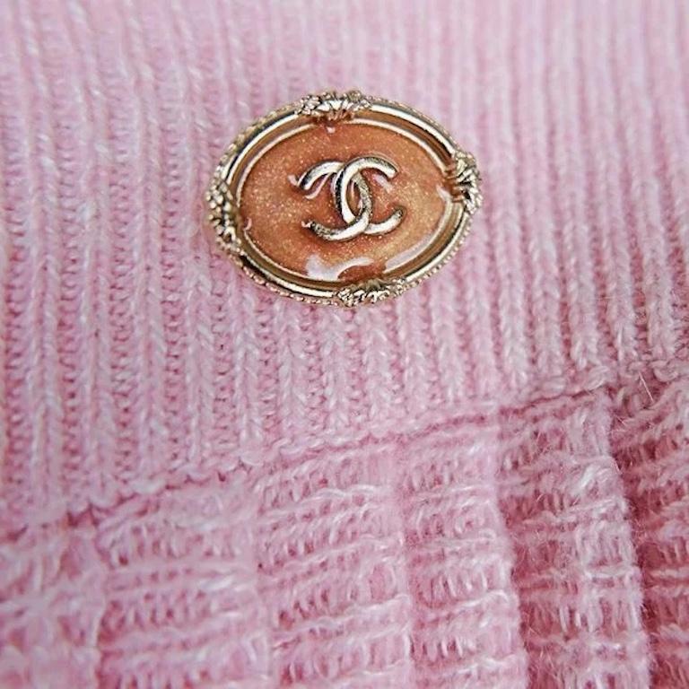 Women's or Men's CHANEL Vintage CC Logo Pink Cashmere-Linen Crochet Knit Pleated Skirt