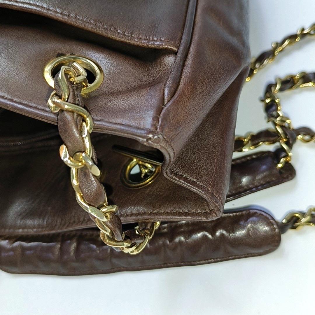 Chanel Vintage CC Logo Tote Bag Brown Calfskin Leather Double Gold Chain 1986-88 For Sale 12