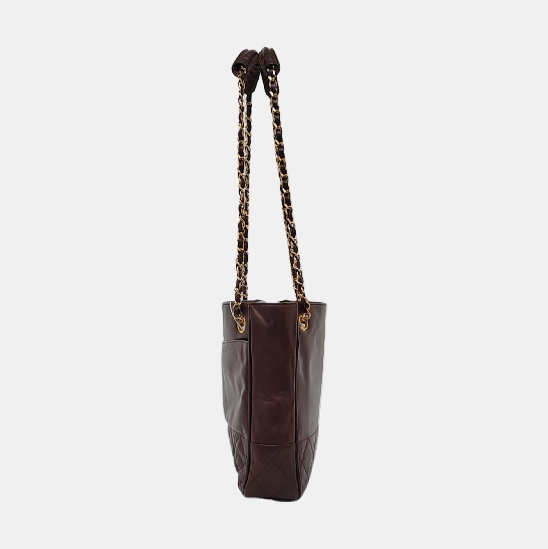 Women's Chanel Vintage CC Logo Tote Bag Brown Calfskin Leather Double Gold Chain 1986-88 For Sale