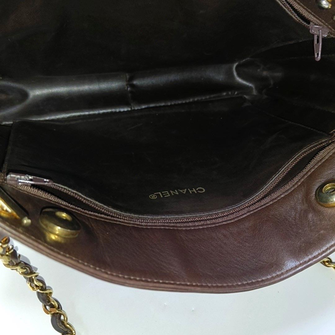 Chanel Vintage CC Logo Tote Bag Brown Calfskin Leather Double Gold Chain 1986-88 For Sale 2