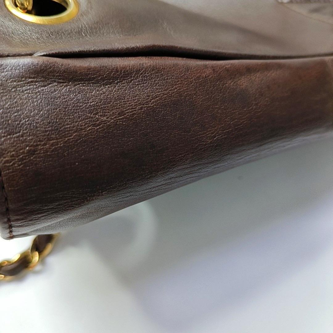 Chanel Vintage CC Logo Tote Bag Brown Calfskin Leather Double Gold Chain 1986-88 For Sale 4