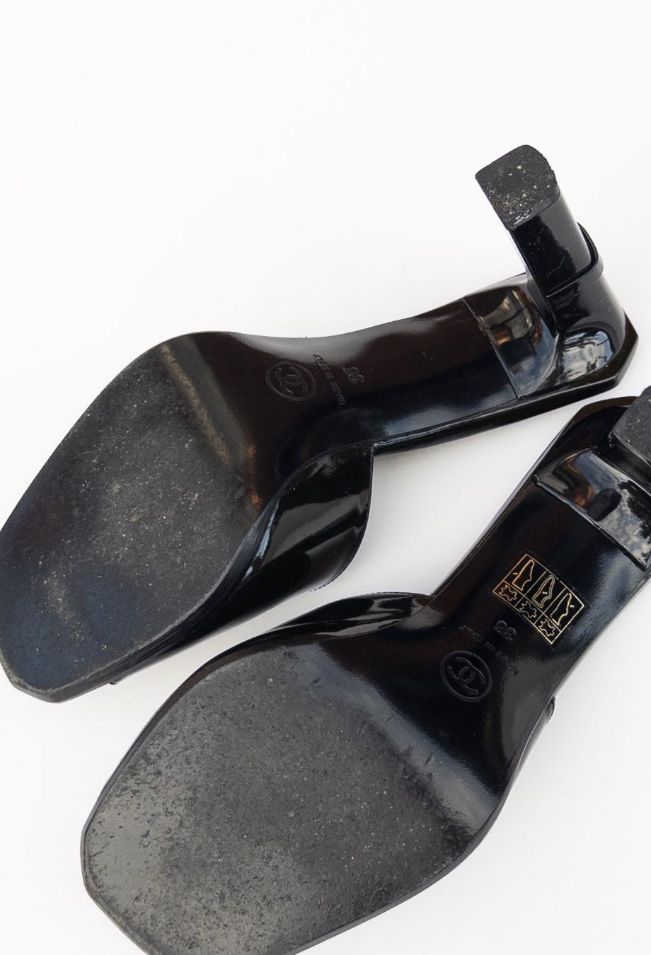 Chanel Vintage CC Patent Schwarz Mules Barbie Heels Sz 36 im Angebot 3