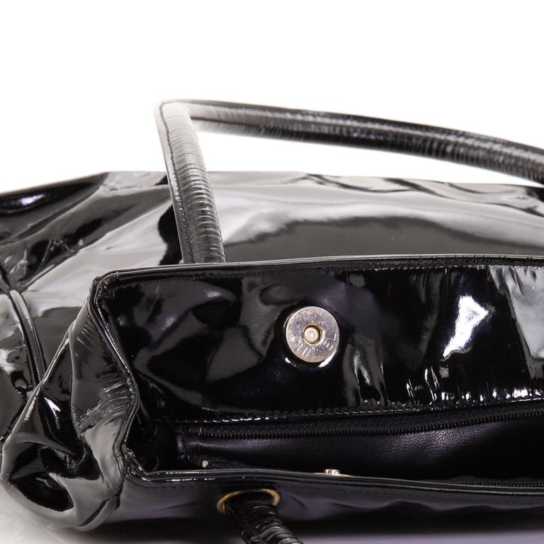 Chanel Vintage CC Shoulder Bag Patent Medium For Sale 3