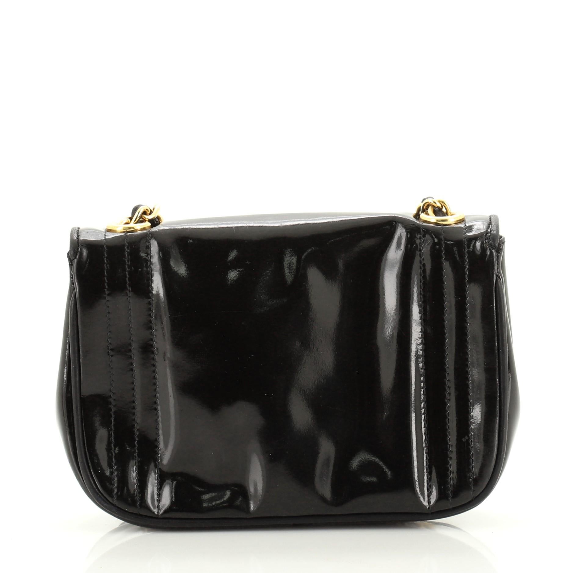 Chanel Vintage CC Stitch Flap Bag Patent Mini im Zustand „Gut“ in NY, NY