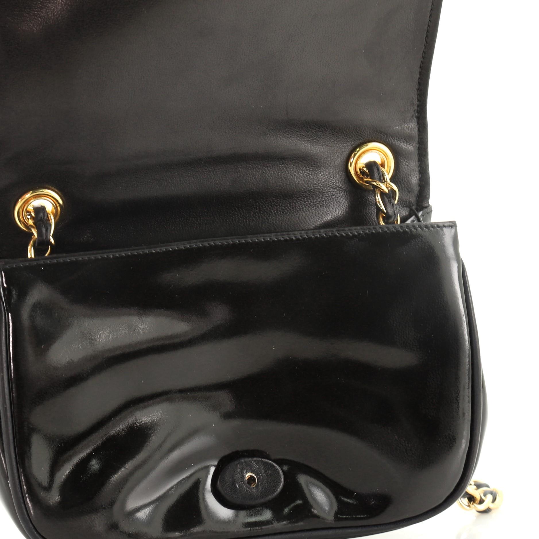 Chanel Vintage CC Stitch Flap Bag Patent Mini 3