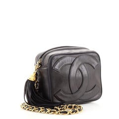 Mini sac pour appareil photo Chanel vintage CC en cuir d'agneau avec pompon