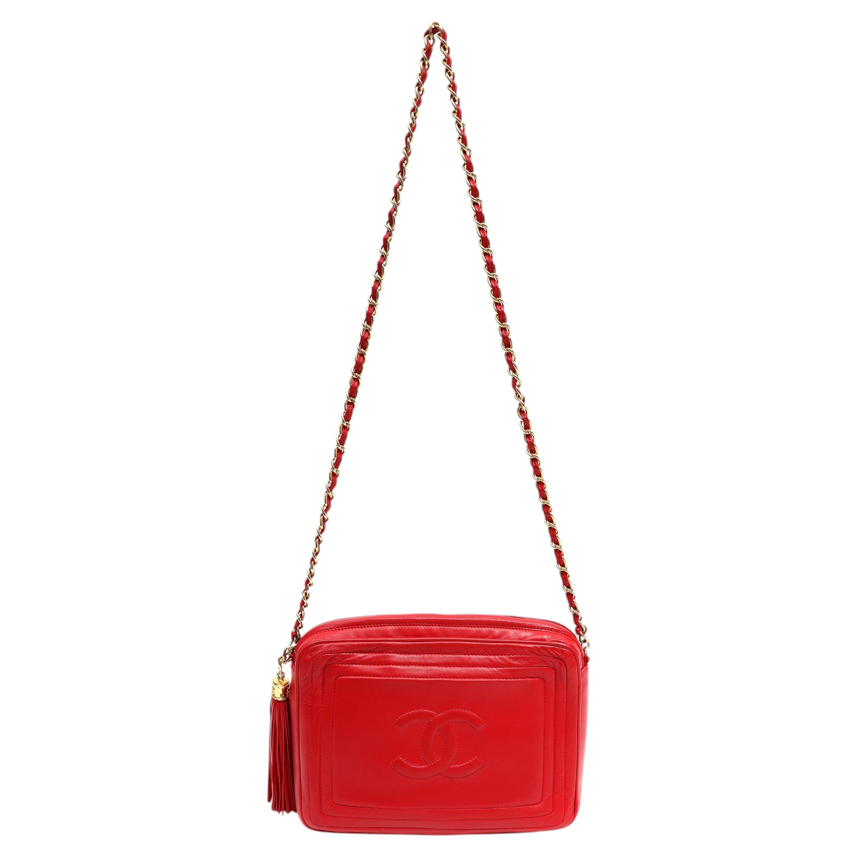 Chanel Vintage CC Bolsa para cámara con borla Piel de cordero roja con herrajes dorados