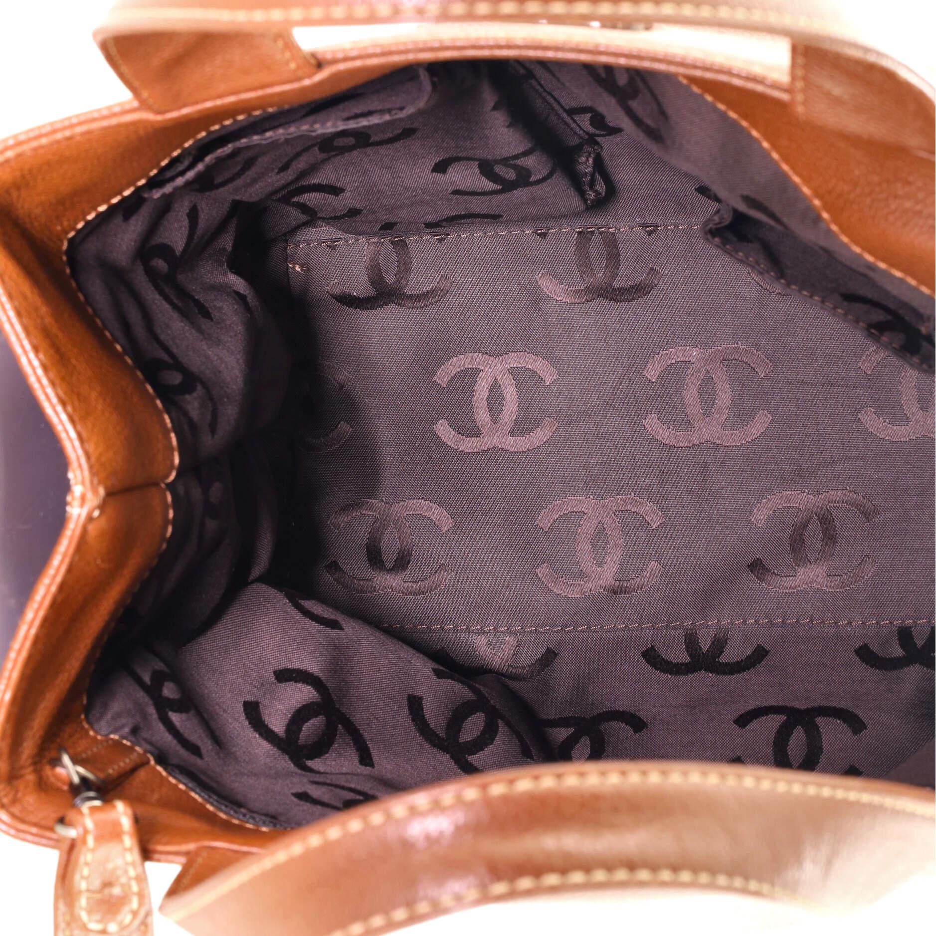 Chanel Vintage CC Turnlock Umwandelbare Tragetasche in Kaviar Medium für Damen oder Herren