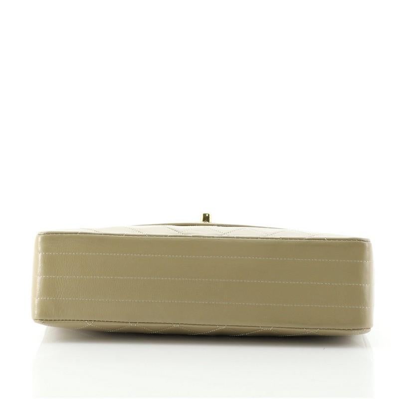 Chanel Vintage Kette gebogene Klappe Tasche gesteppt Leder klein Damen