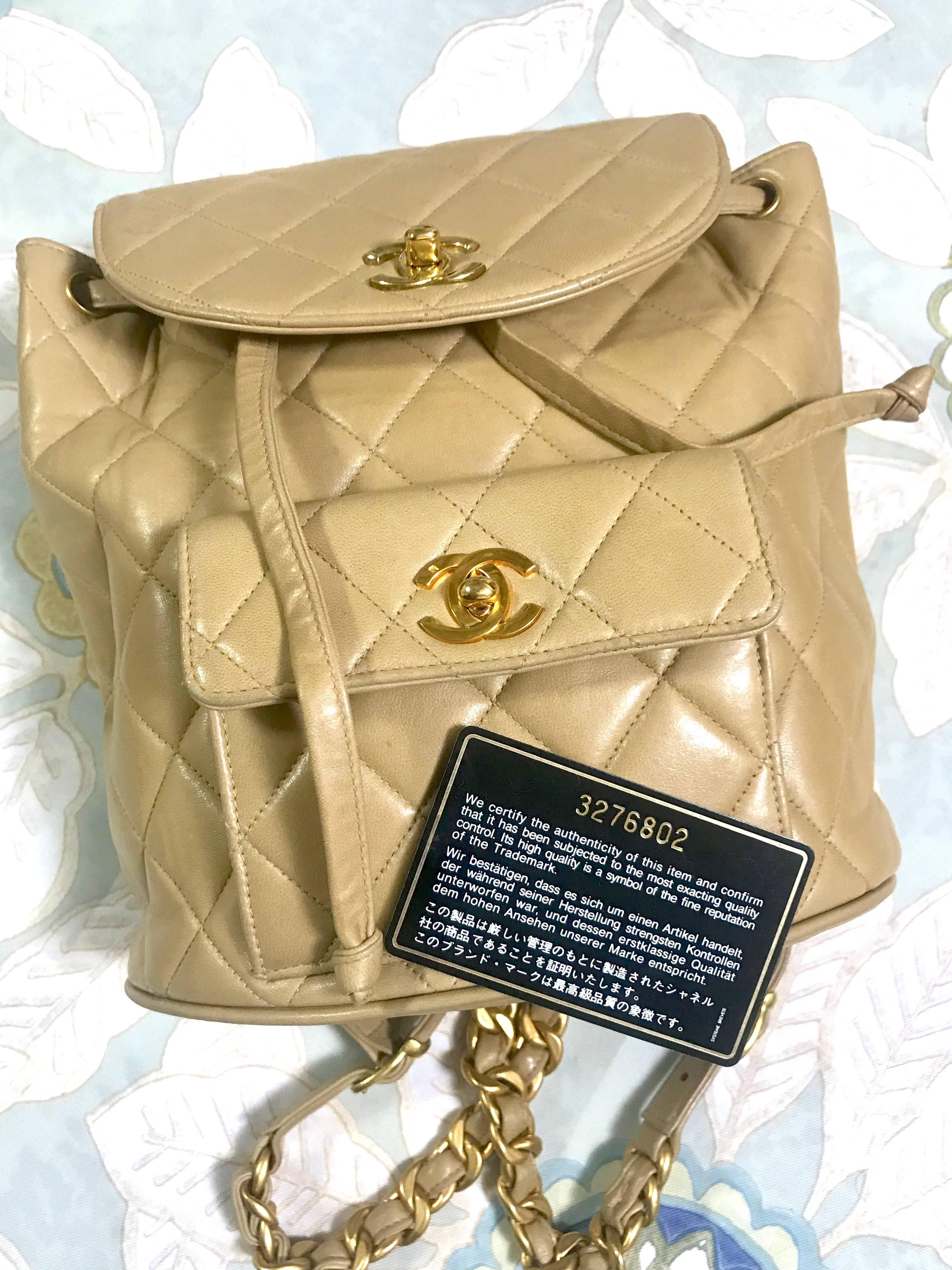 Chanel Vintage classic beige lamb leather 2.55 backpack with golden CC and chain 5