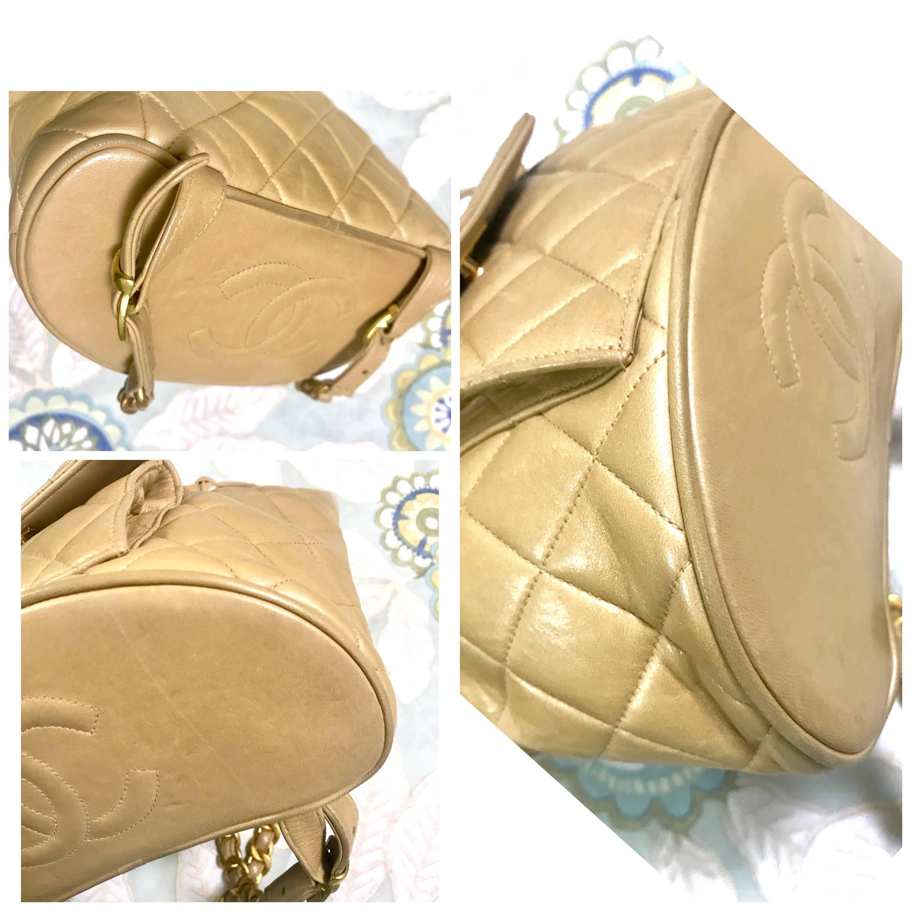 Women's Chanel Vintage classic beige lamb leather 2.55 backpack with golden CC and chain