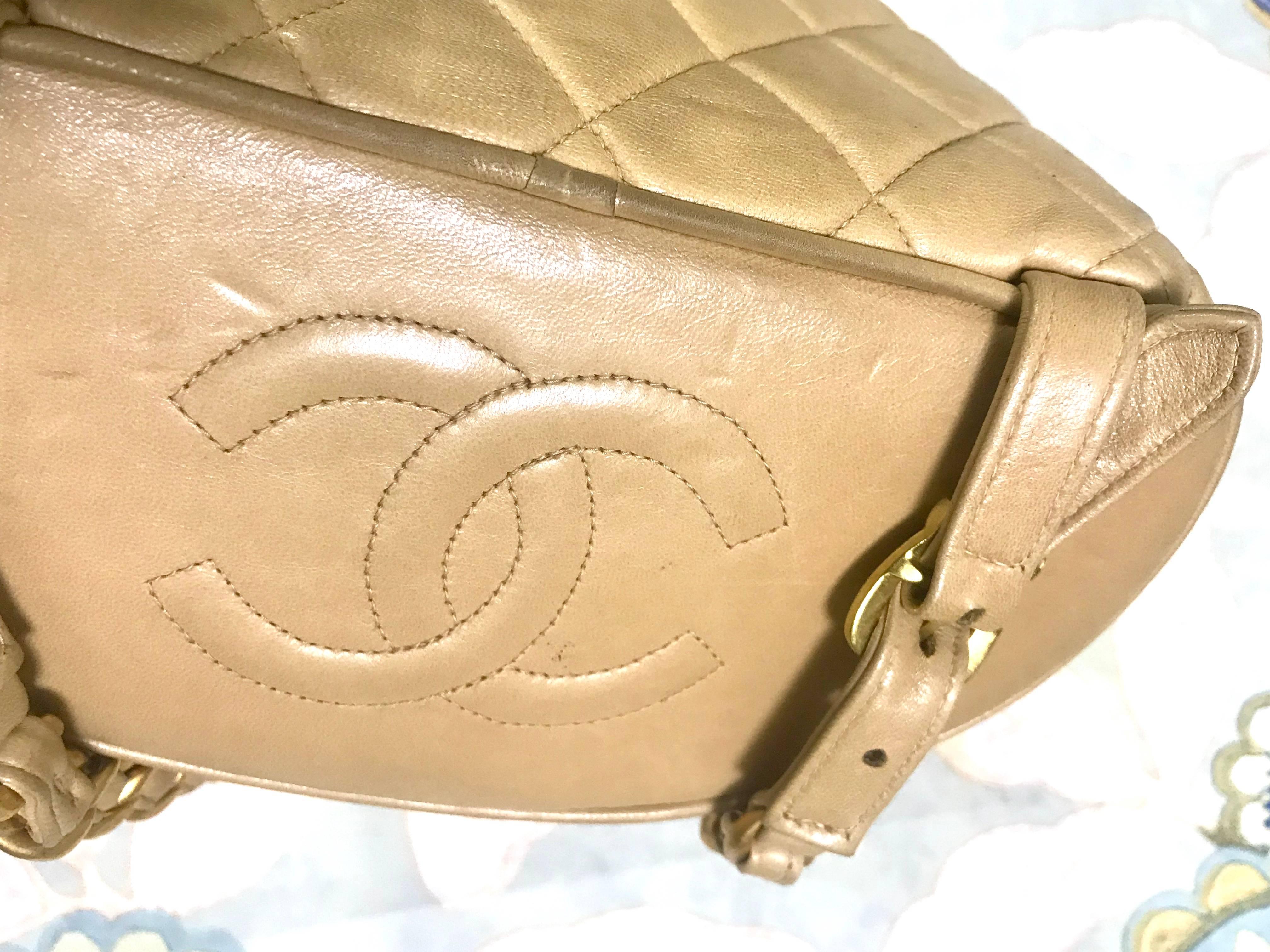 Chanel Vintage classic beige lamb leather 2.55 backpack with golden CC and chain 1