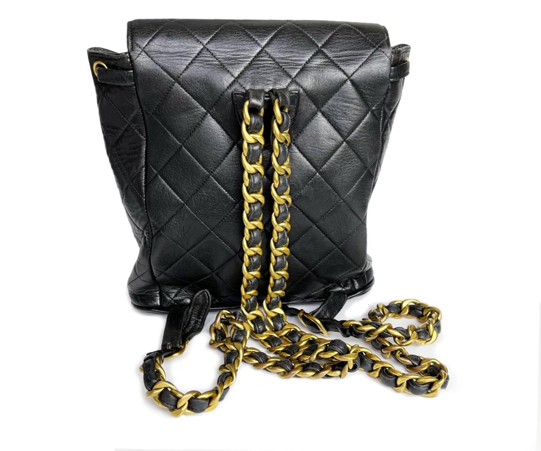 Chanel Vintage Classic Black Double CC Turnlock Backpack Bag   In Good Condition For Sale In Pasadena, CA