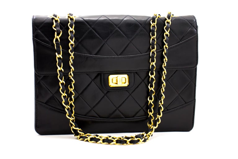 CHANEL Vintage Classic Chain Shoulder Bag Black Flap Quilted Lamb For Sale  at 1stDibs