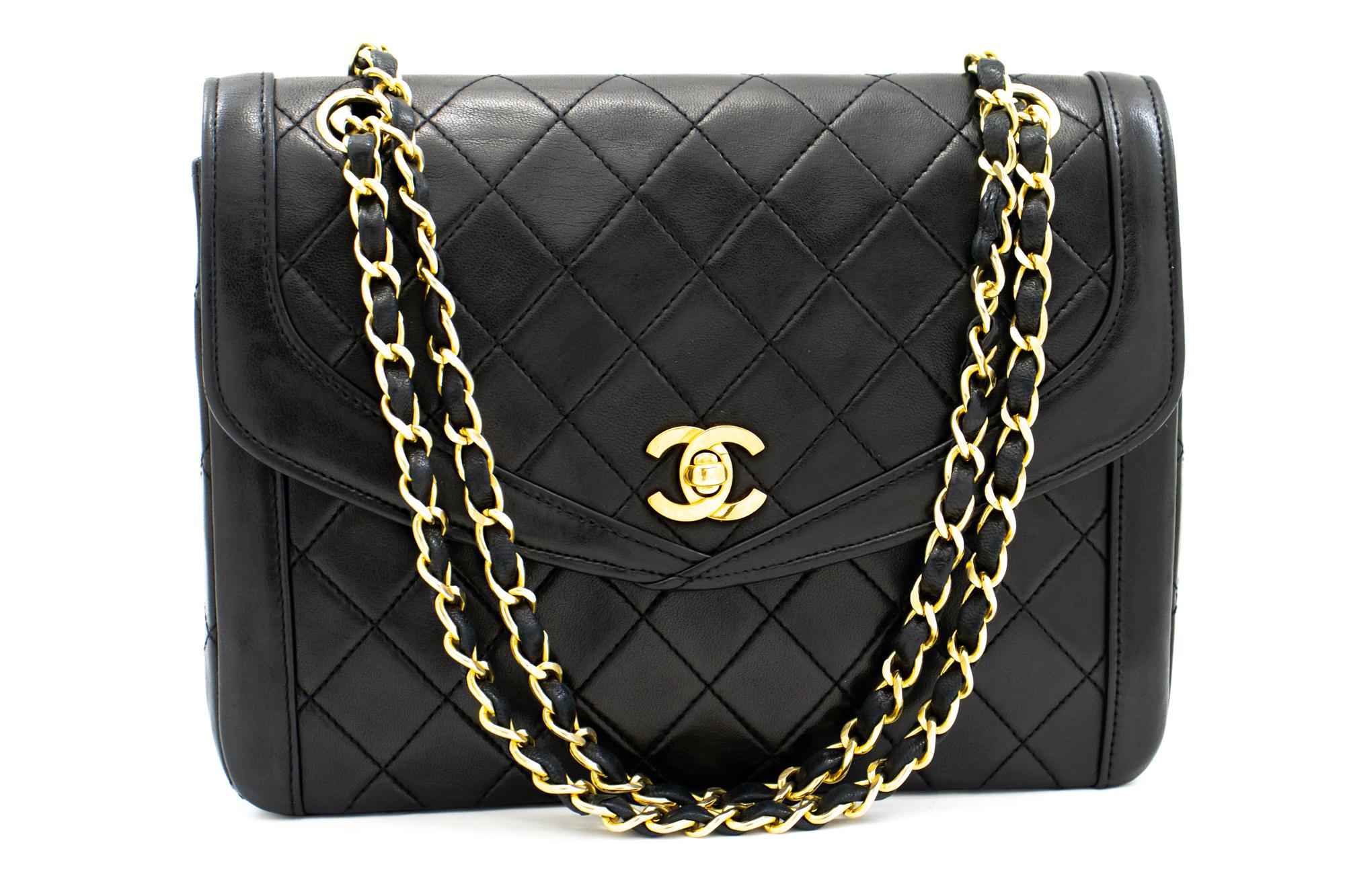 An authentic CHANEL Vintage Classic Chain Shoulder Bag Single Flap Quilted Lamb. The color is Black. The outside material is Leather. The pattern is Solid. This item is Vintage / Classic. The year of manufacture would be 1994-1996.
Conditions &