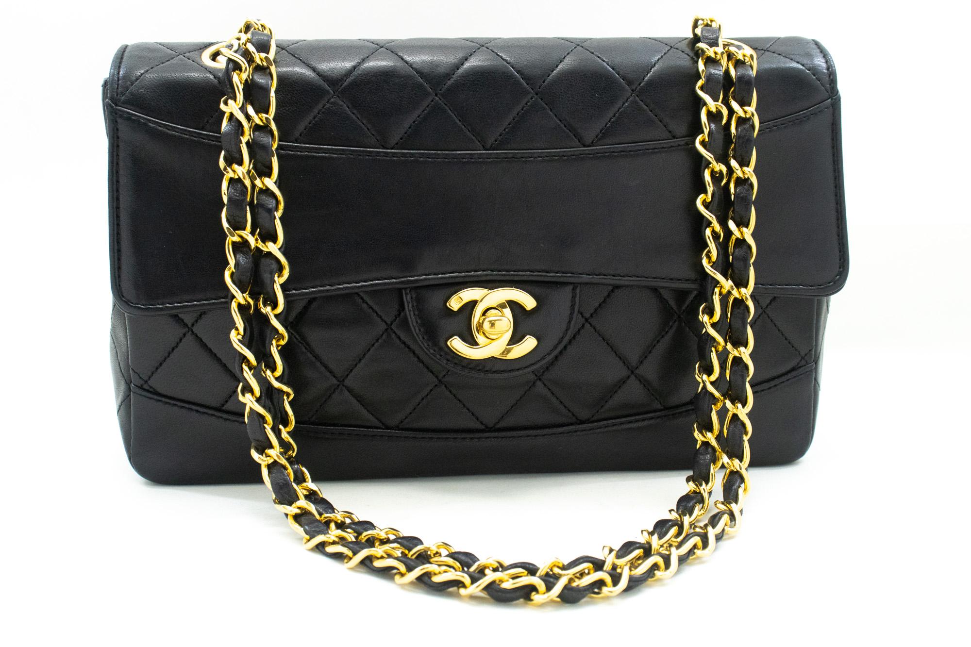 An authentic CHANEL Vintage Classic Chain Shoulder Bag Single Flap Quilted Lamb. The color is Black. The outside material is Leather. The pattern is Solid. This item is Vintage / Classic. The year of manufacture would be 1989-1991.
Conditions &
