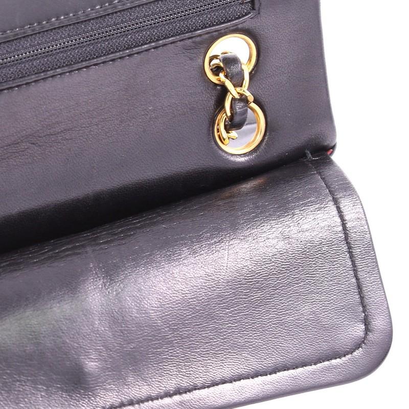Chanel Vintage Classic Doppelklappe Tasche gesteppt Lammfell klein 4