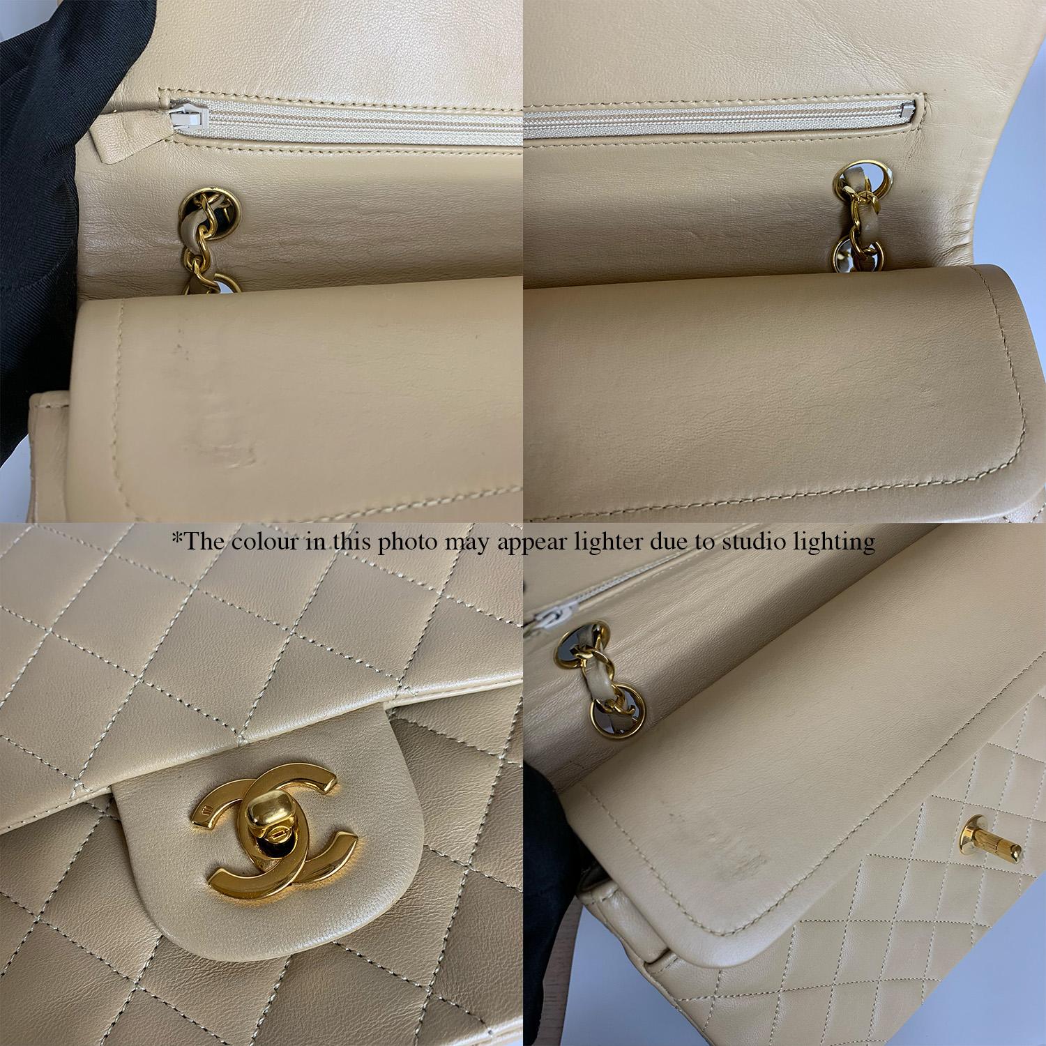 Chanel Vintage Classic Flap Medium Bag In Beige Lambskin Leather Gold Hardware For Sale 5