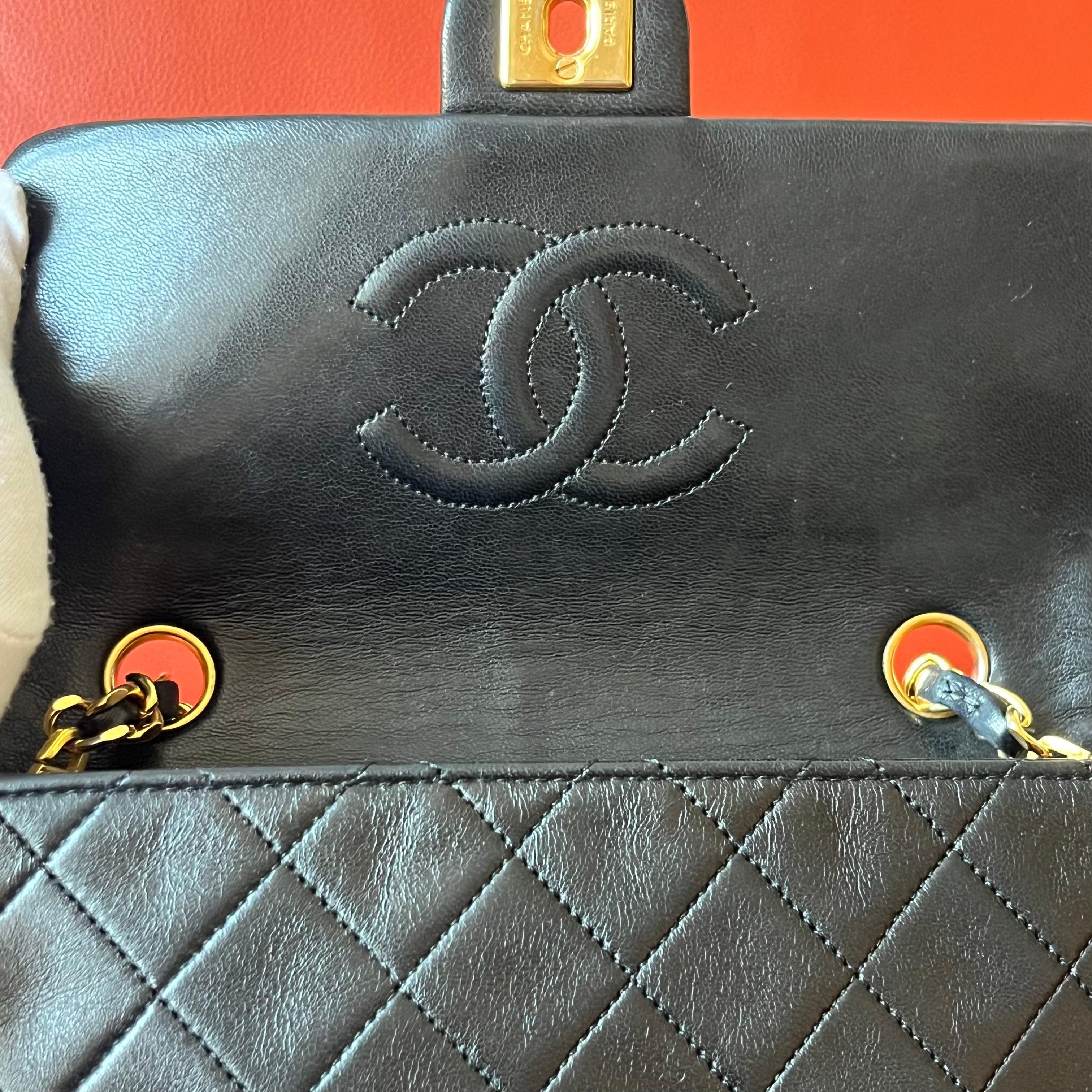 Chanel Vintage Classic Flap Mini Schwarzes Lammleder 24k Gold HW, 1989-1991 8