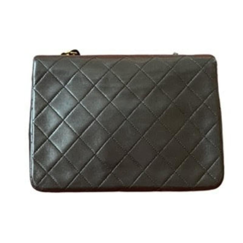 Chanel Vintage Classic Flap Mini Schwarzes Lammleder 24k Gold HW, 1989-1991 im Zustand „Gut“ in AUBERVILLIERS, FR