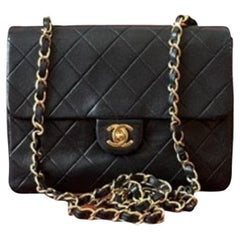 Chanel Vintage Classic Flap Mini in pelle di agnello nera e oro 24k HW, 1989-1991