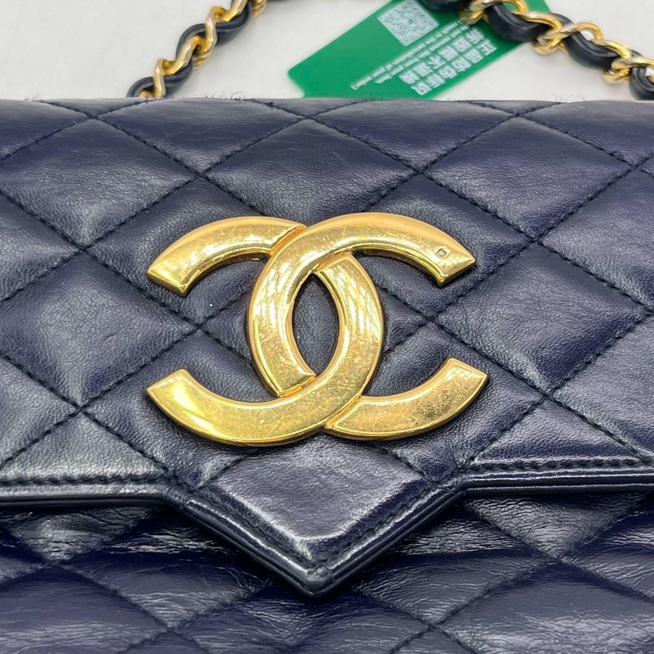 Chanel Vintage Classic Flap Mini Navy Lambskin Mega CC Logo 24k Gold HW, 1989-19 For Sale 15