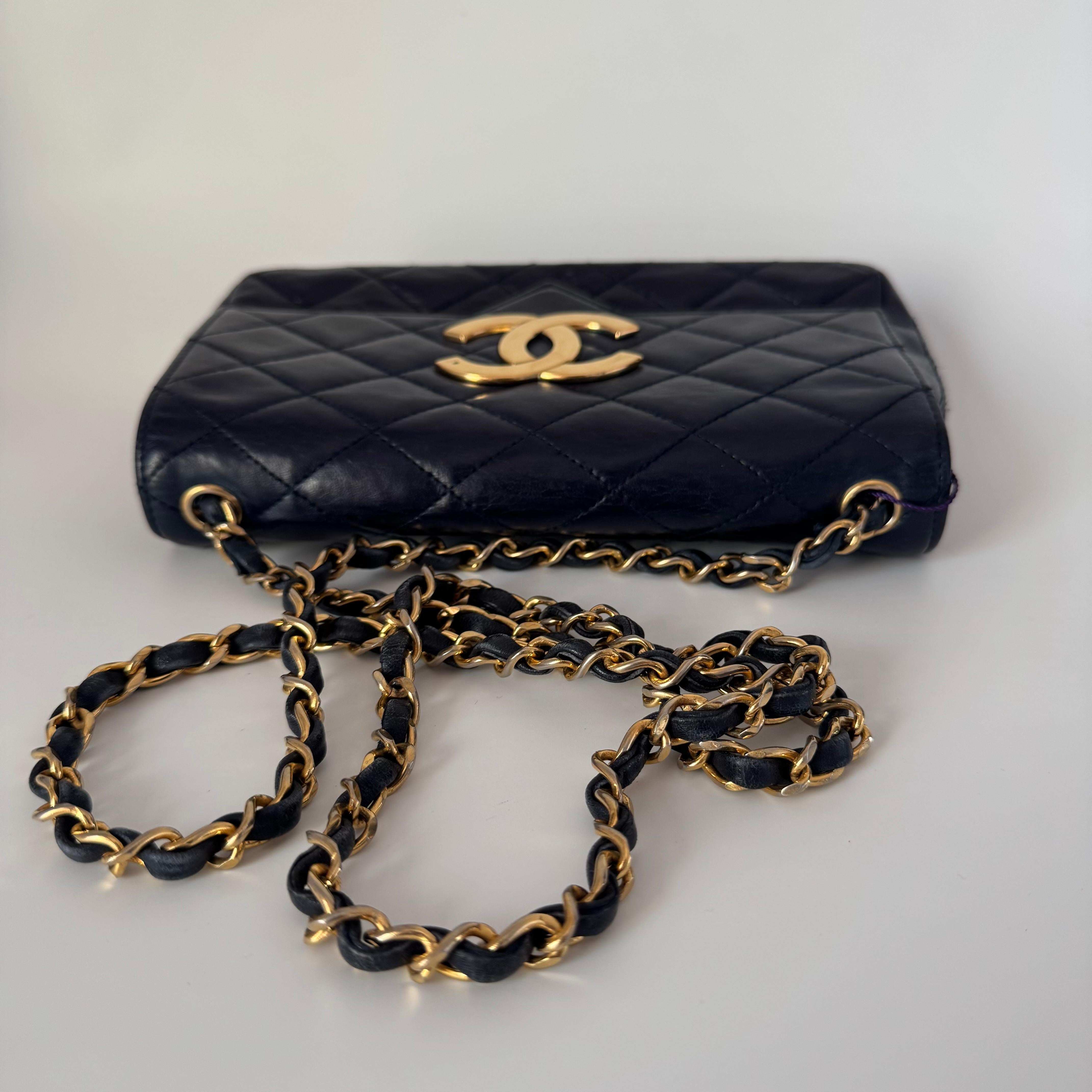 Chanel Vintage Classic Flap Mini Navy Lambskin Mega CC Logo 24k Gold HW, 1989-19 For Sale 1