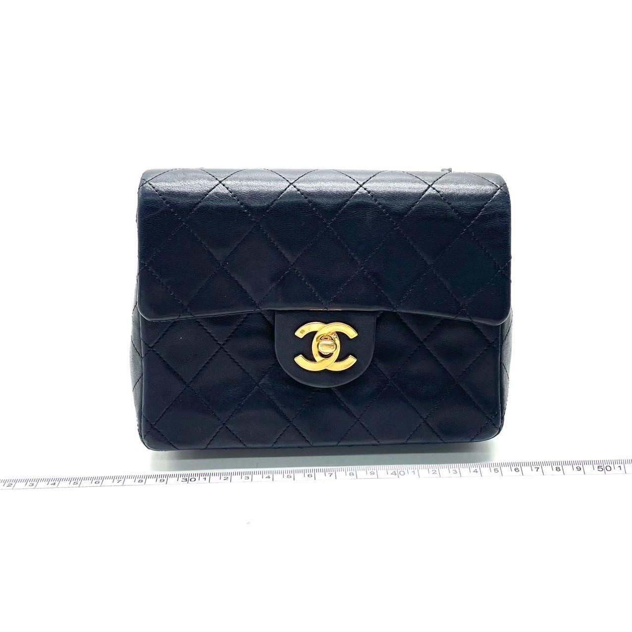 CONDITION: VERY GOOD

This preloved/ preowned authentic vintage Chanel mini flap is in its original condition with moderate signs of use. Light creases on the leather. Scratches to the hardware. Scuffs around the corners. The leather is buttery