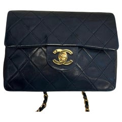 Chanel Vintage Classic Flap Mini Square Piel de cordero negra Oro 24k HW, 1989-1991