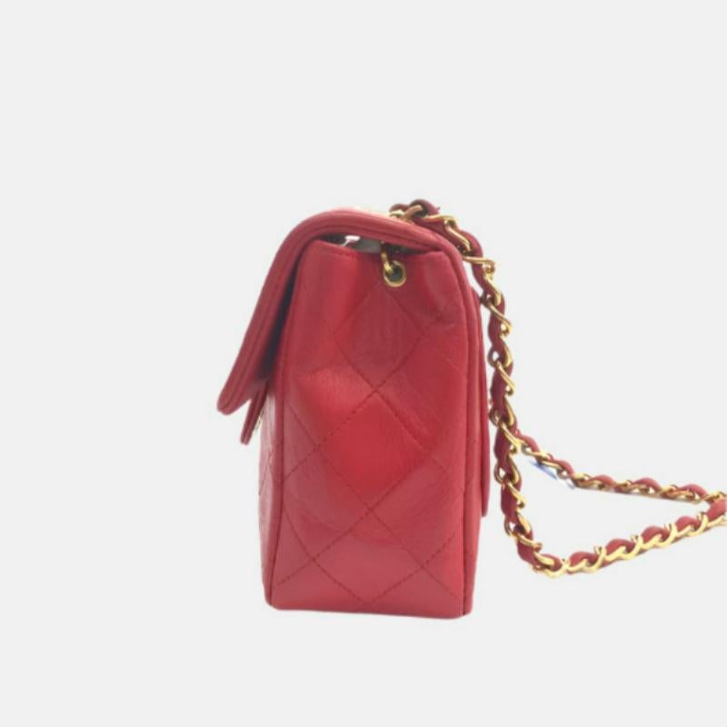 Chanel Vintage Classic Flap Mini Square Red Lambskin 24k Gold HW, 1989-1991 In Good Condition For Sale In AUBERVILLIERS, FR