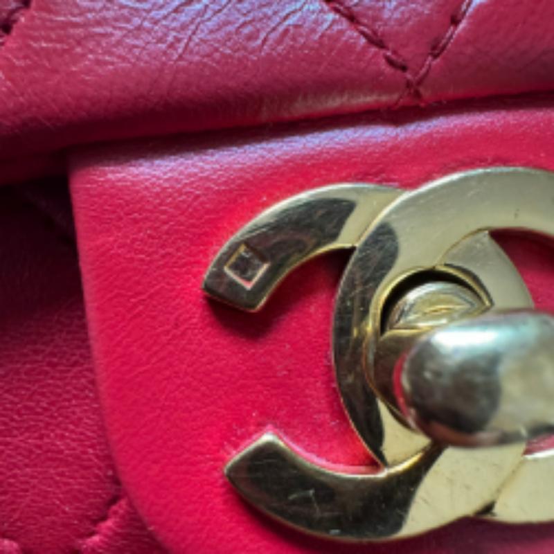 Women's Chanel Vintage Classic Flap Mini Square Red Lambskin 24k Gold HW, 1989-1991 For Sale