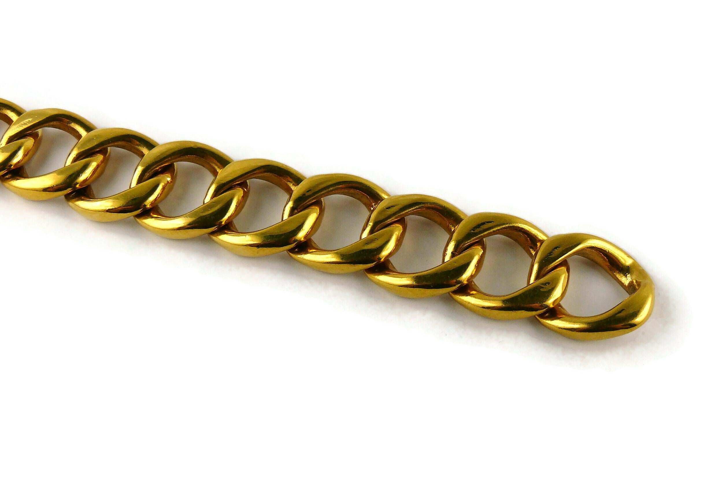 Chanel Vintage Classic Gold Toned Curb Chain Bracelet In Good Condition In Nice, FR