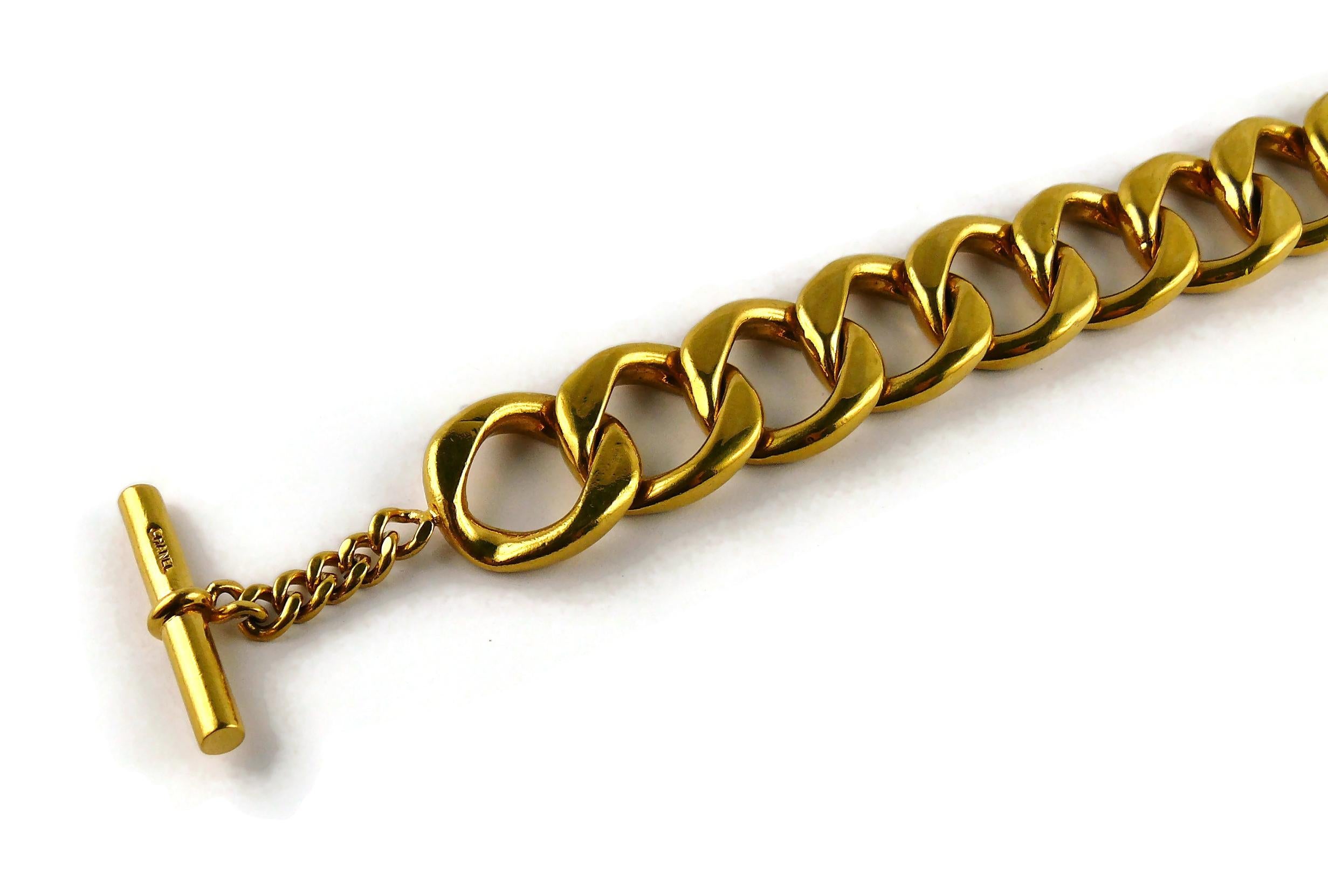 Women's Chanel Vintage Classic Gold Toned Curb Chain Bracelet